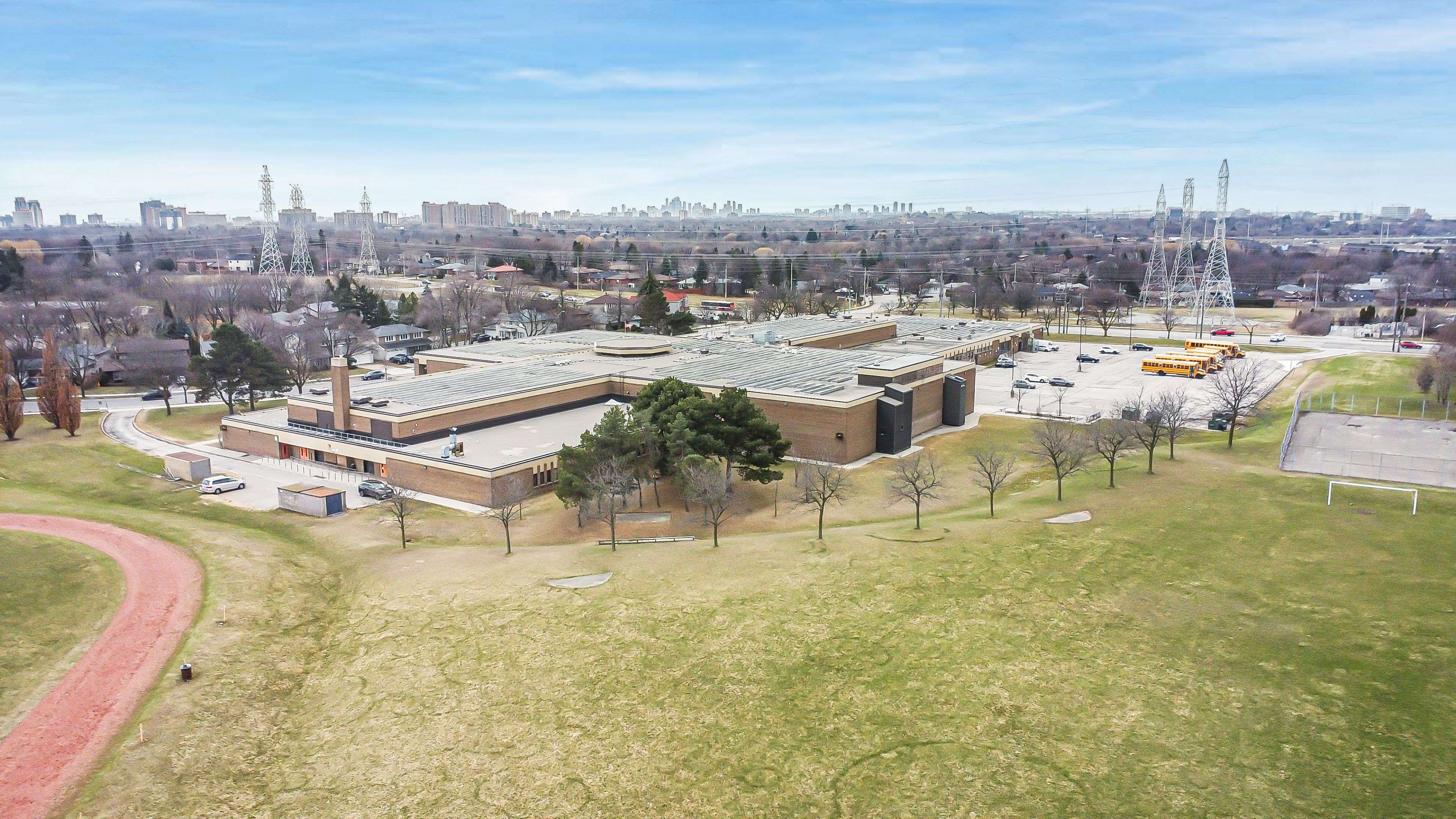 Toronto W09, ON M9R 0A9,138 Widdicombe Hill BLVD #706