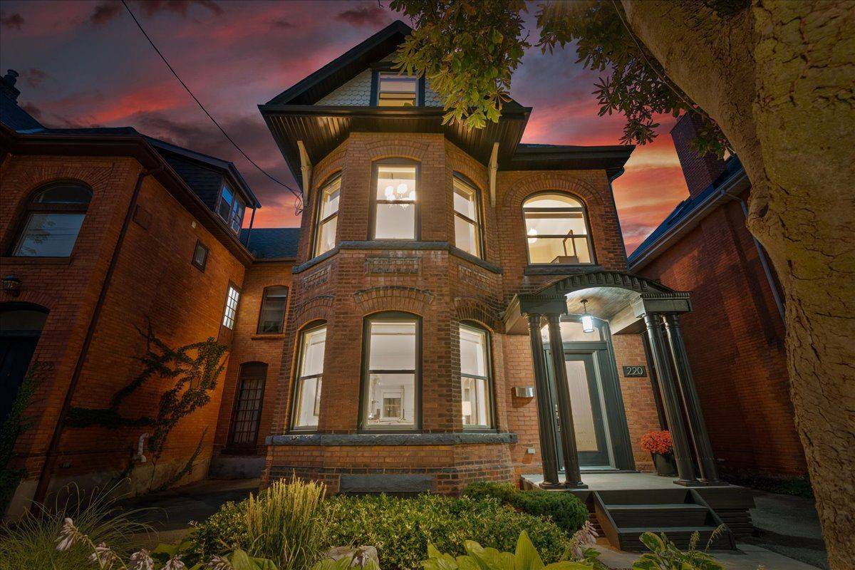 Hamilton, ON L8P 2H6,220 Herkimer ST