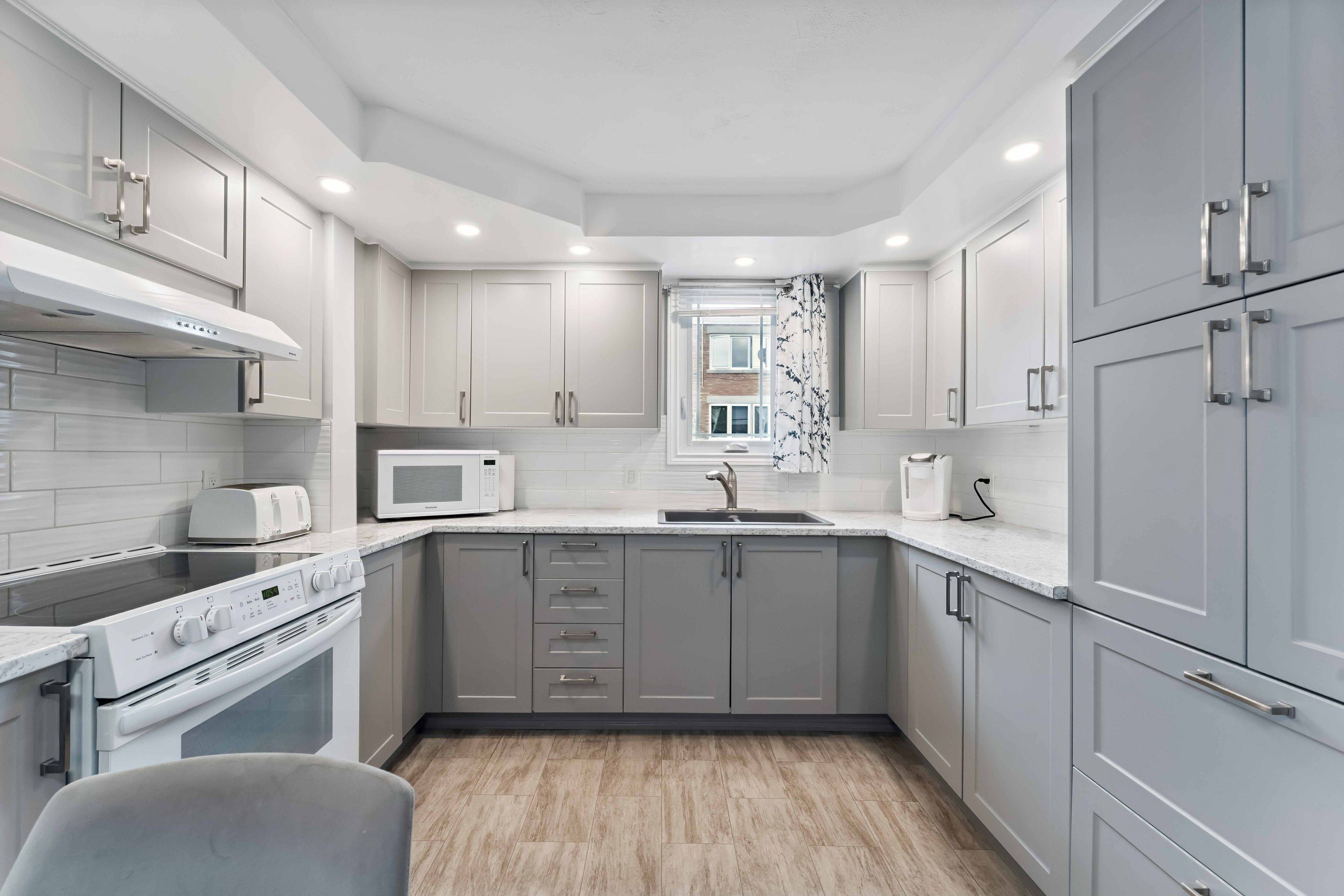 Vanier And Kingsview Park, ON K1L 5M1,347 Shakespeare ST