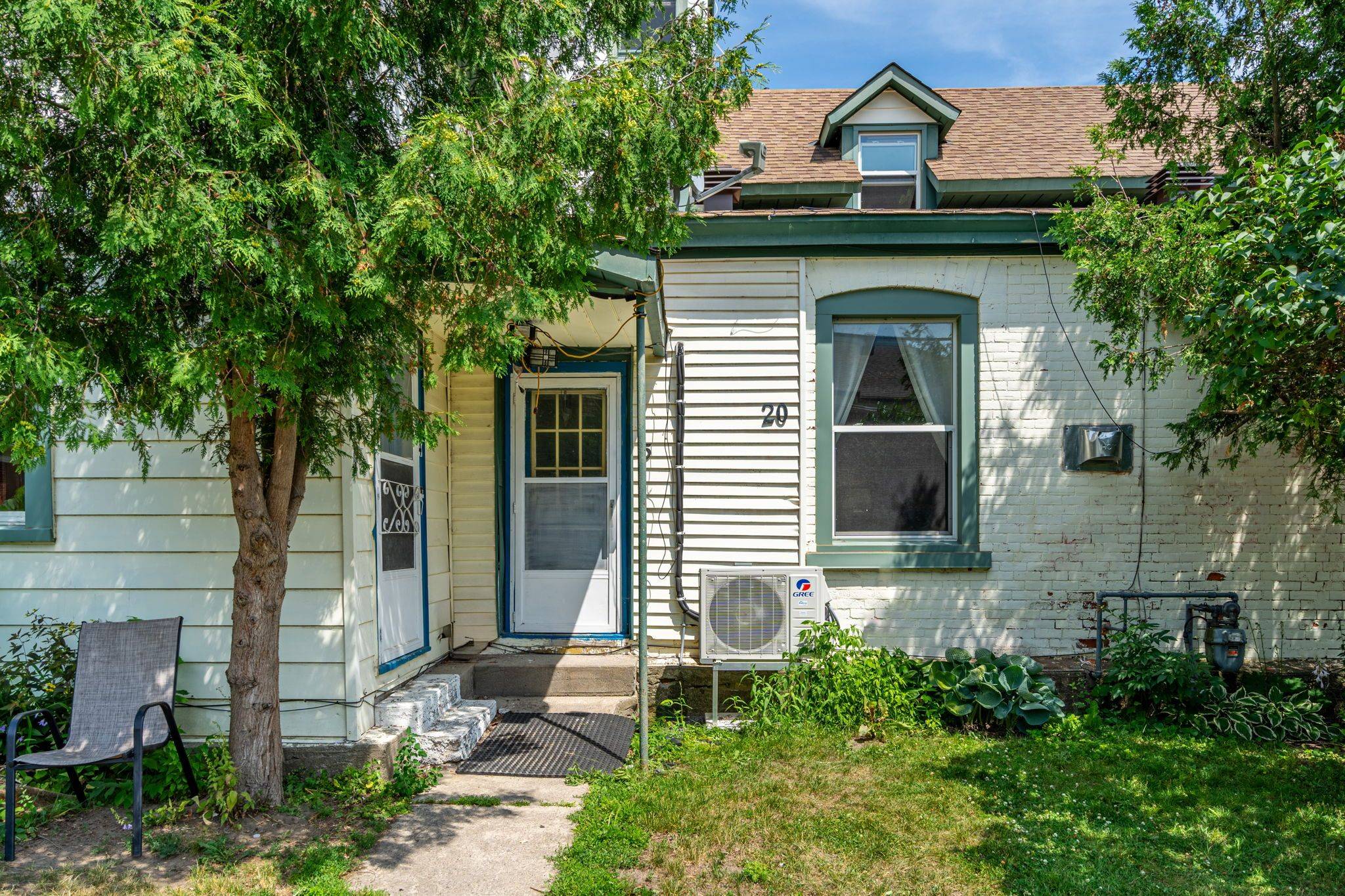 Smiths Falls, ON K7A 1N9,20 RUSSELL ST W #5