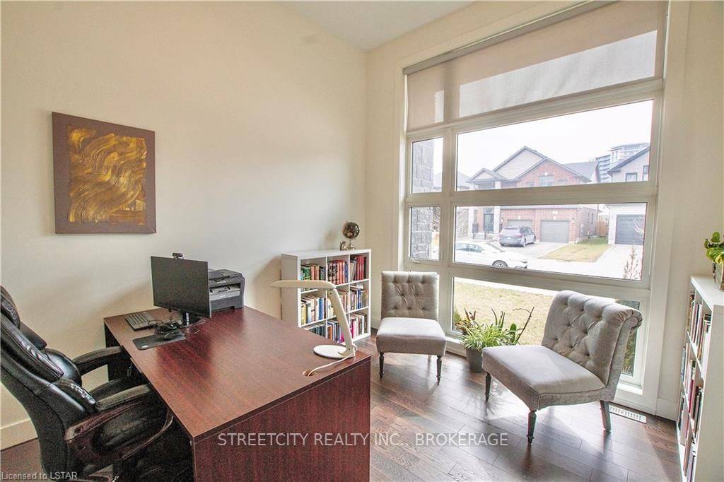 London North, ON N6G 0S7,1345 Dyer CRES