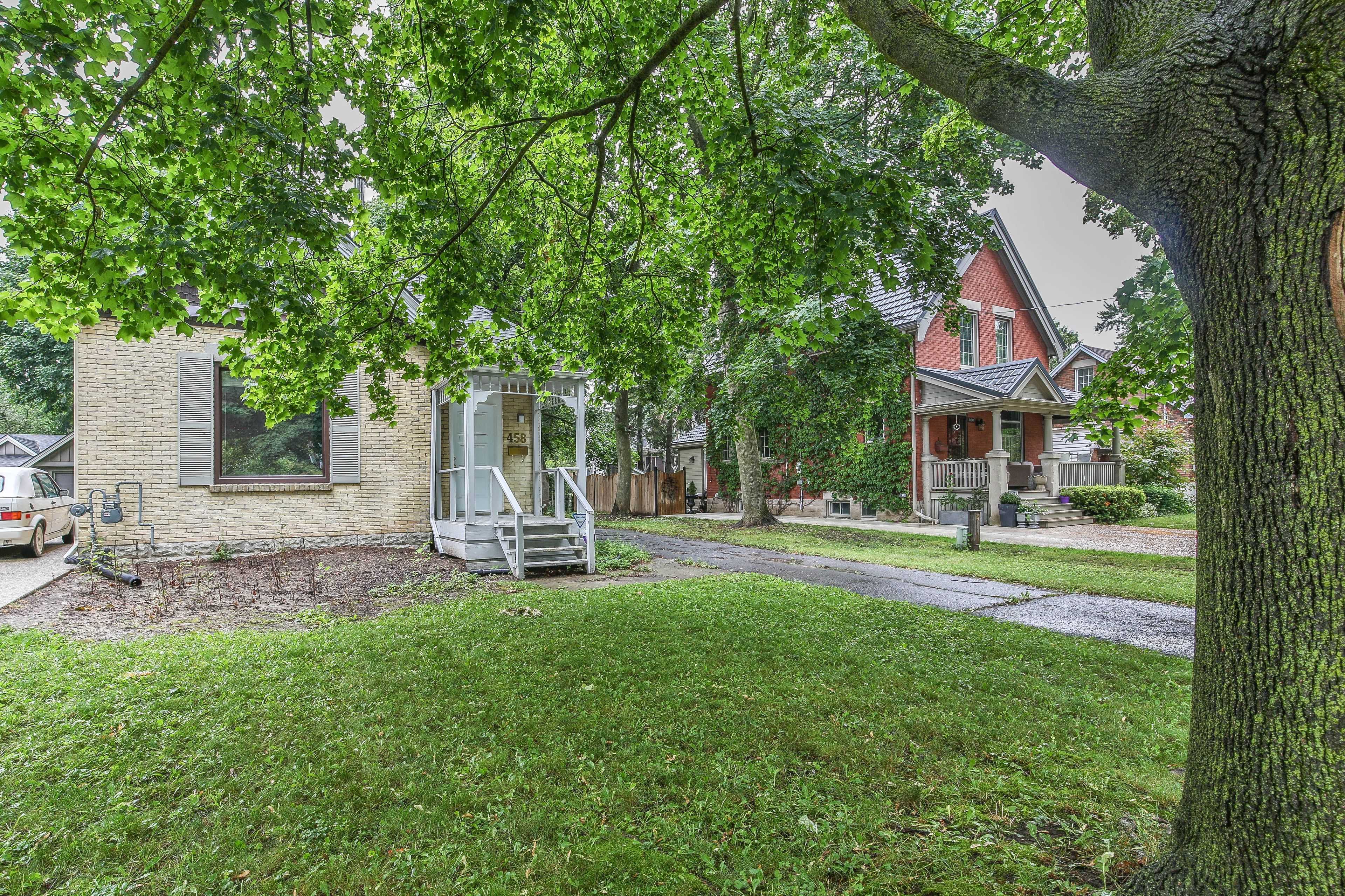 London East, ON N5Y 4A9,458 Victoria ST