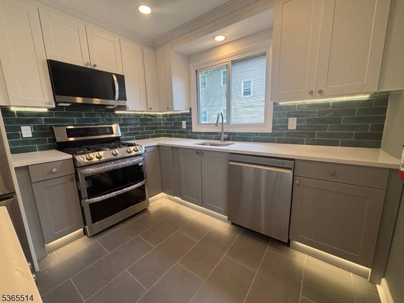 Montclair Twp., NJ 07042,34 Warman St #2