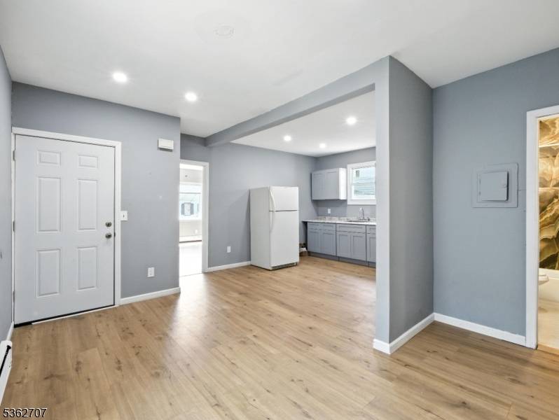 Paterson City, NJ 07522,158 Belmont Ave