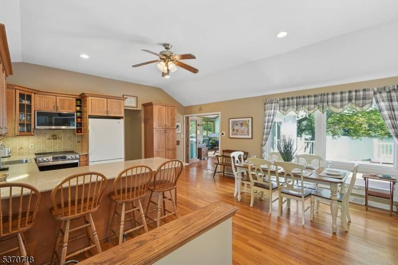 Hampton Twp., NJ 07860,63 W Shore Dr