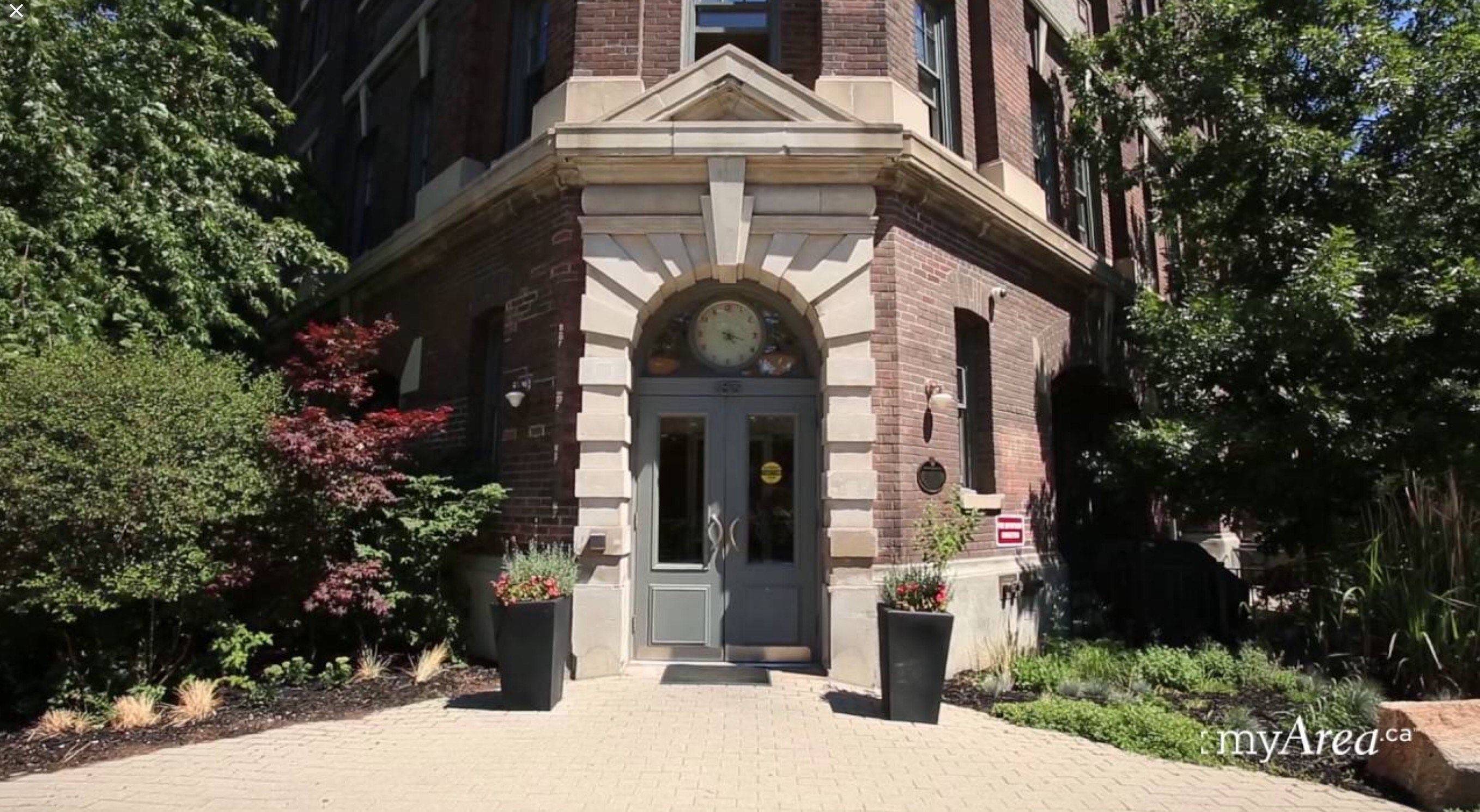 Toronto C01, ON M6J 3C7,183 Dovercourt RD #406