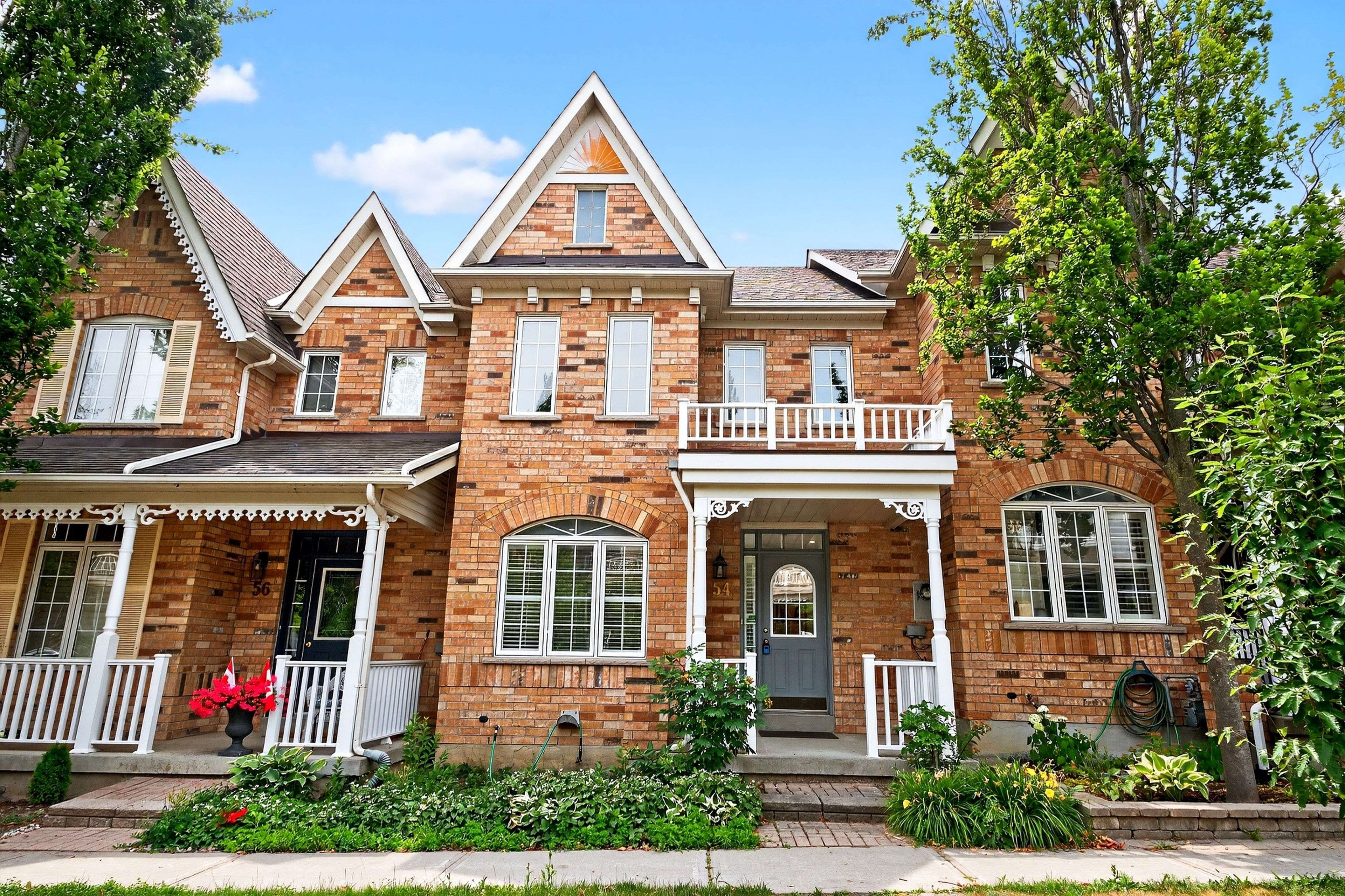 Markham, ON L6C 2A8,54 Dancer's DR
