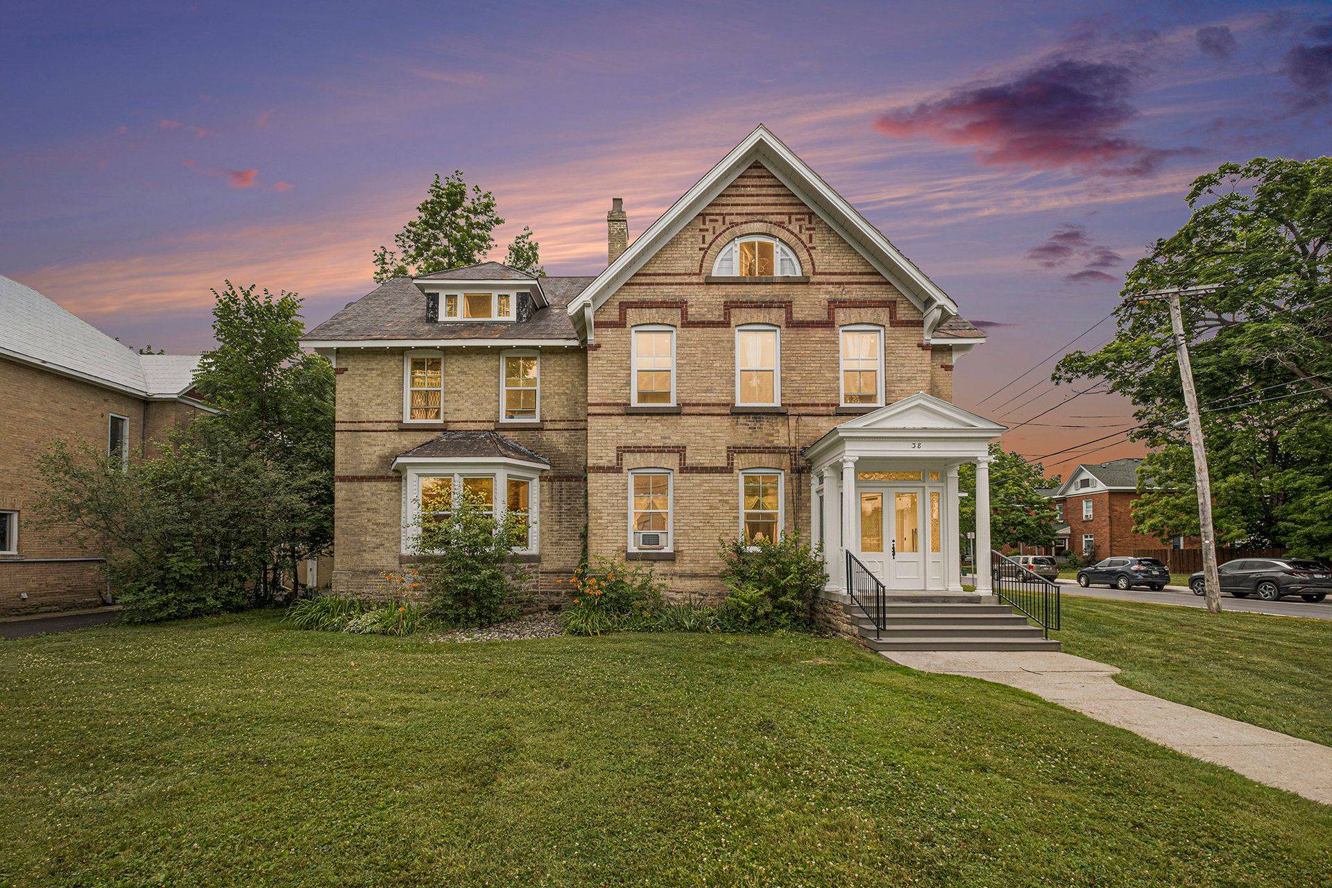 Perth, ON K7H 2J8,38 Drummond ST W