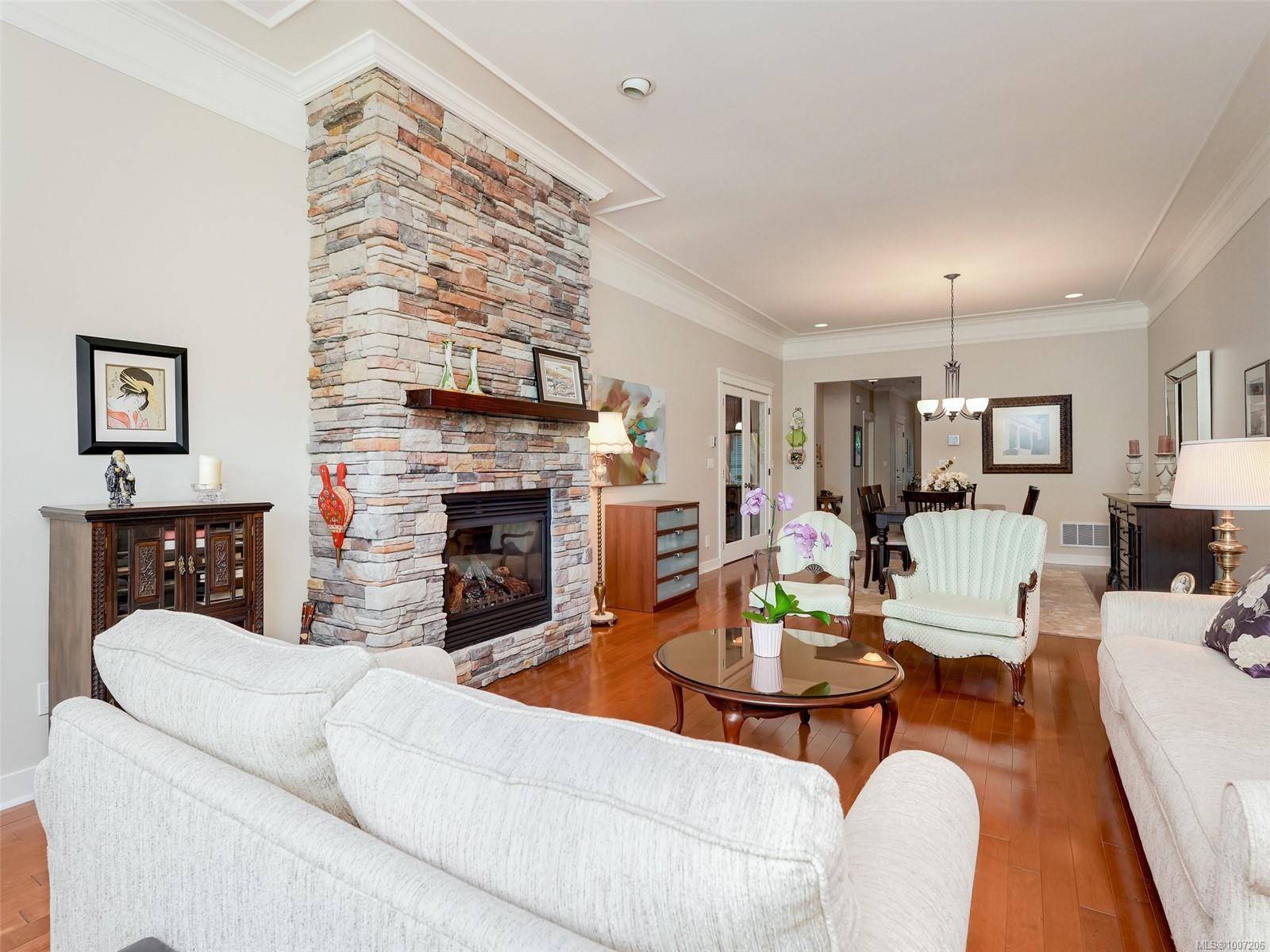 Saanich, BC V8Z 0A4,539 Heatherdale Lane