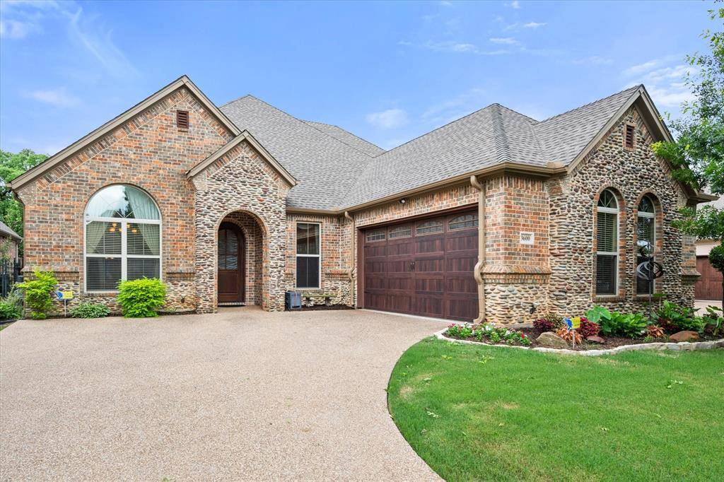 Arlington, TX 76017,3600 Regents Park Court
