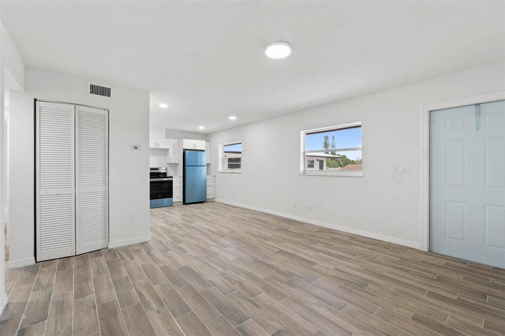 Fort Pierce, FL 34950,1301 Emerald Ter #13