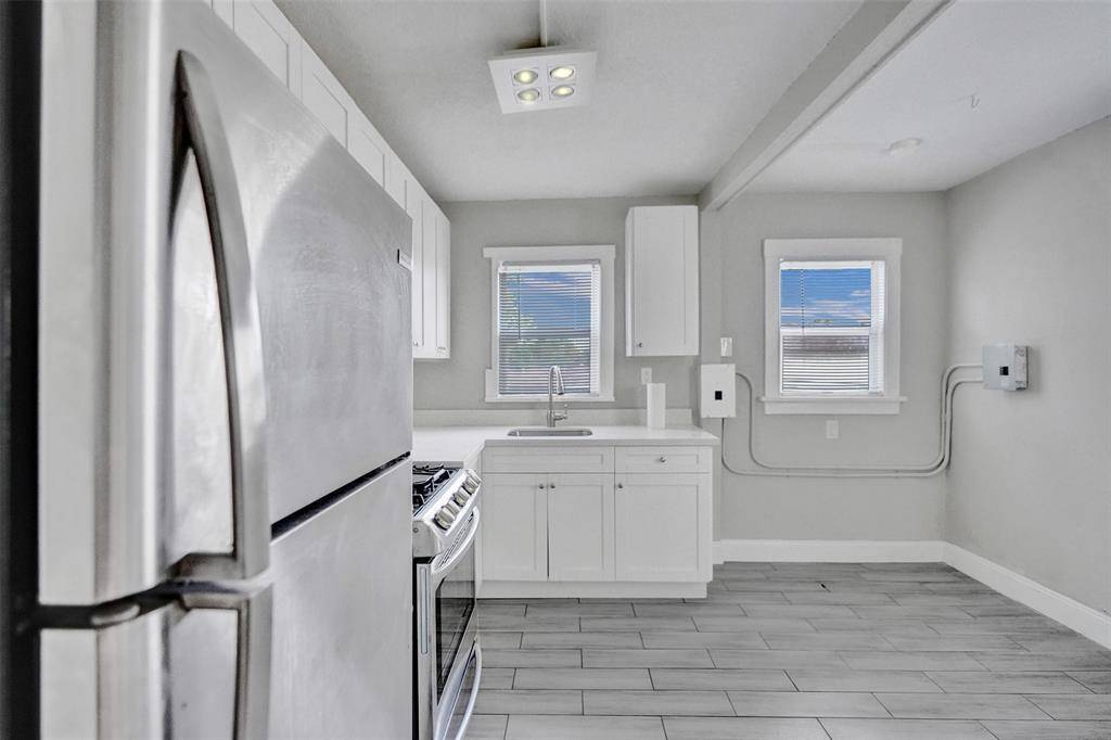 West Palm Beach, FL 33405,924 Mcintosh St
