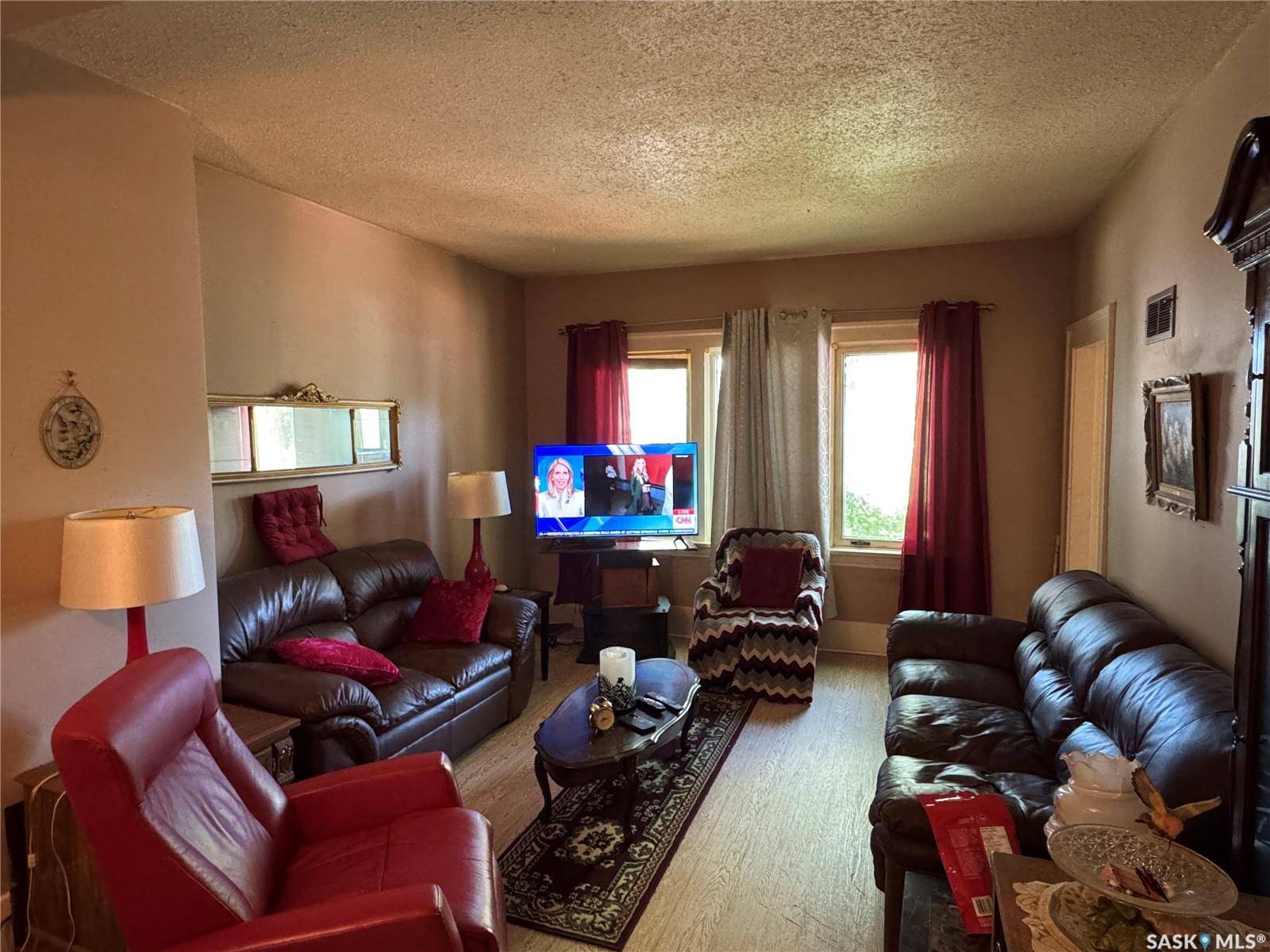 Regina, SK S4T 6N2,72 Angus CRESCENT