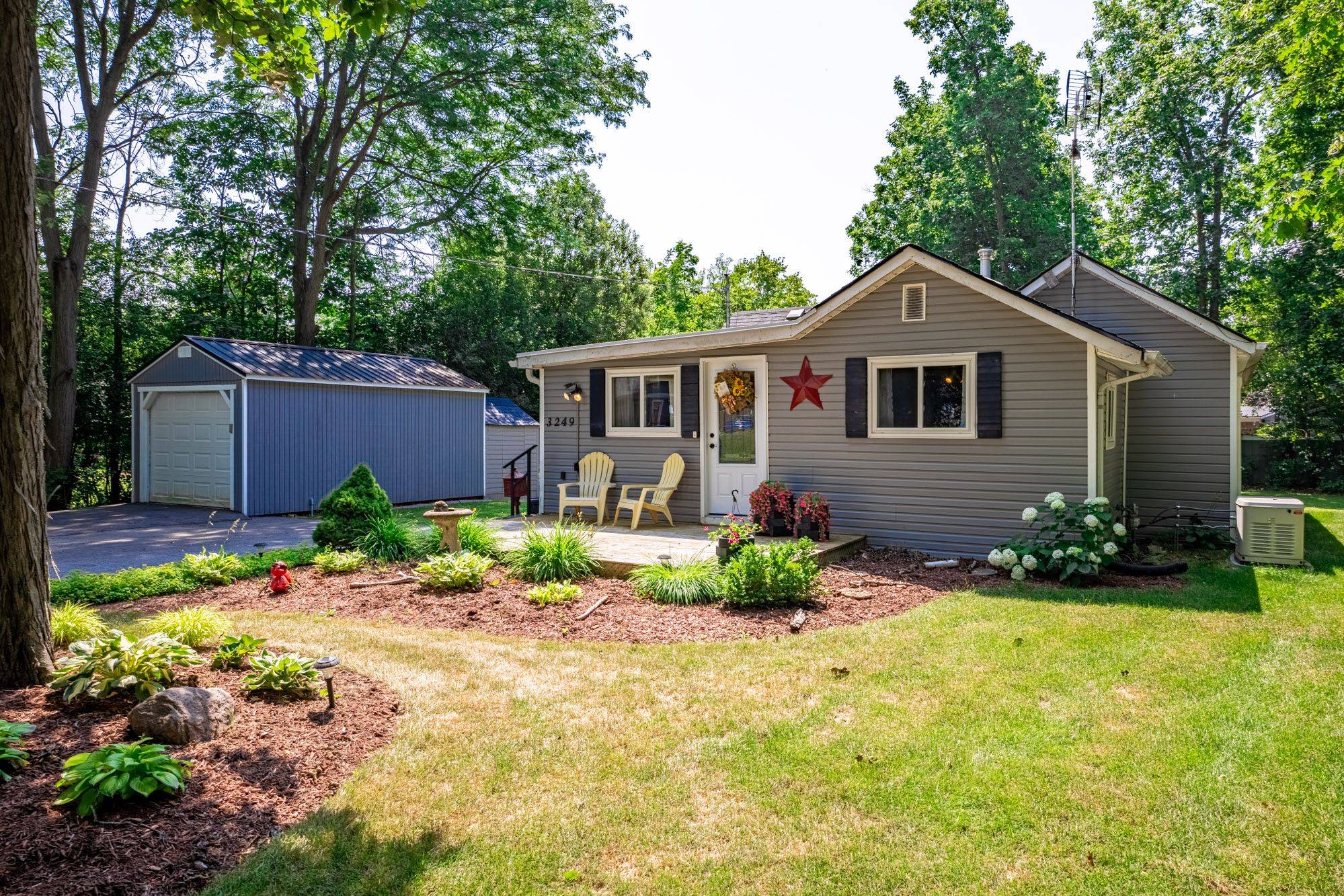 Fort Erie, ON L0S 1N0,3249 Maple AVE