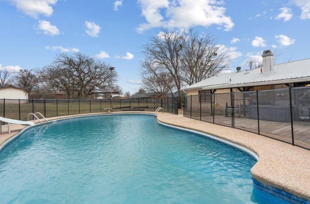 Weatherford, TX 76086,1601 E Bankhead Drive