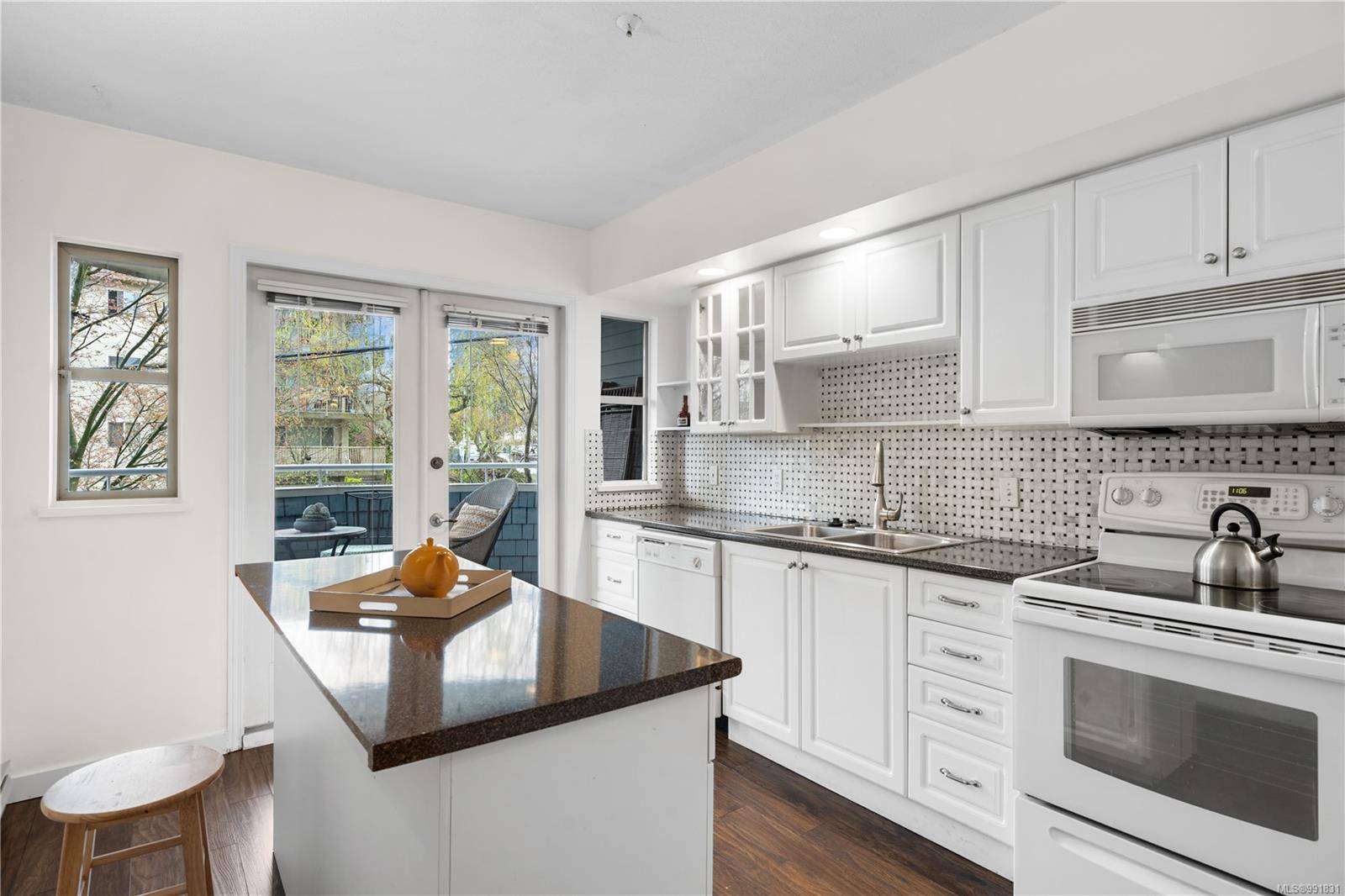 Nanaimo, BC V9S 5T5,500 Stewart Ave #502