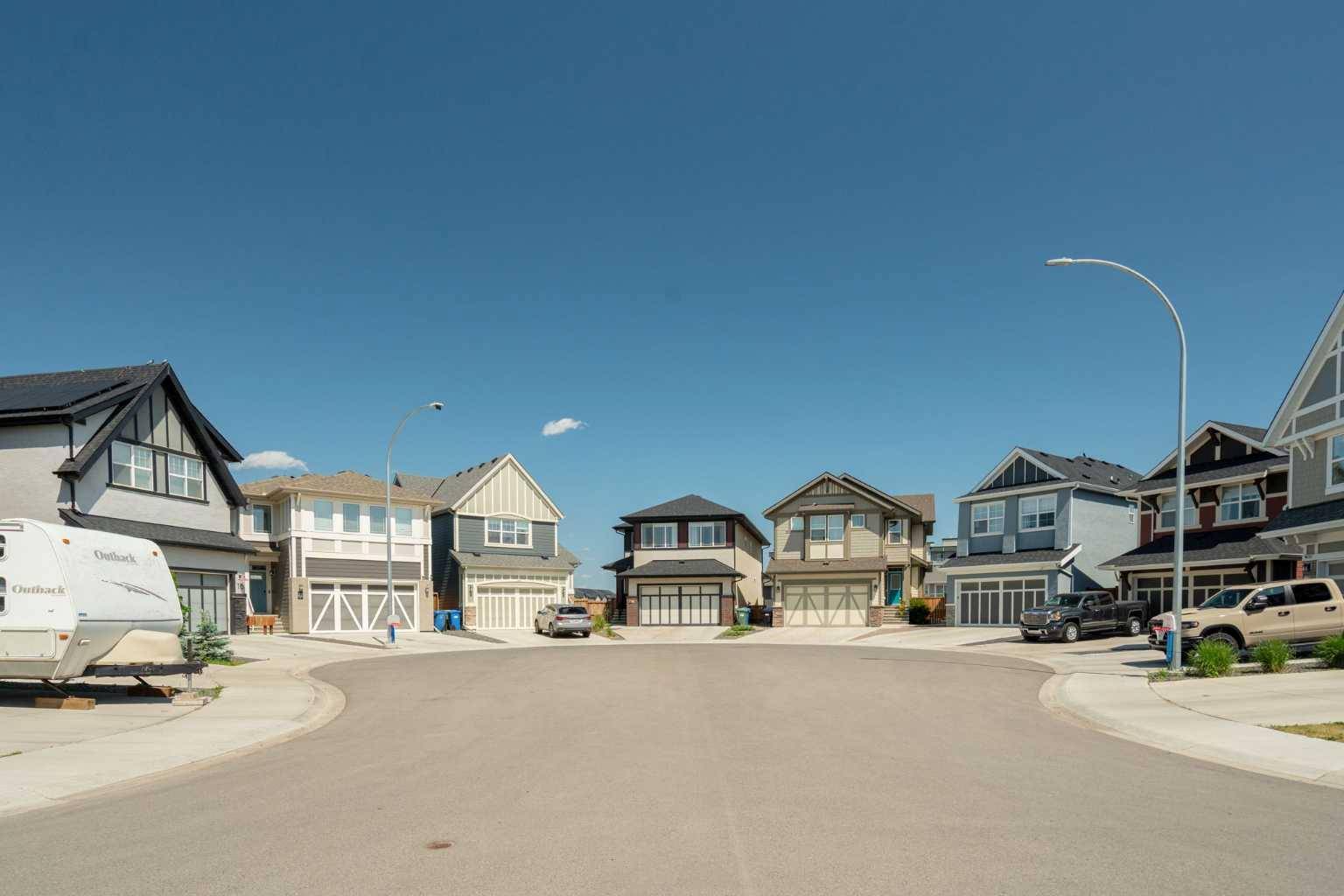 Calgary, AB T3M 2T2,28 Masters Bay SE