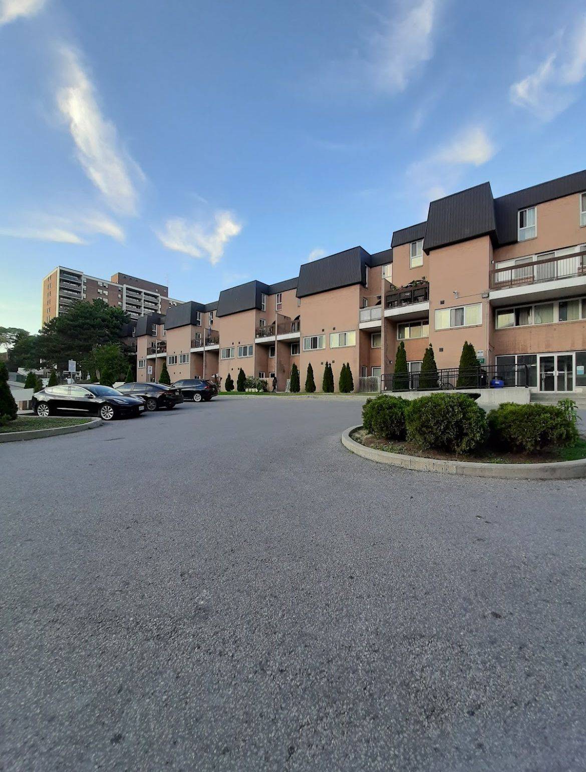 Toronto E09, ON M1E 4X2,100 Mornelle CT N #1013