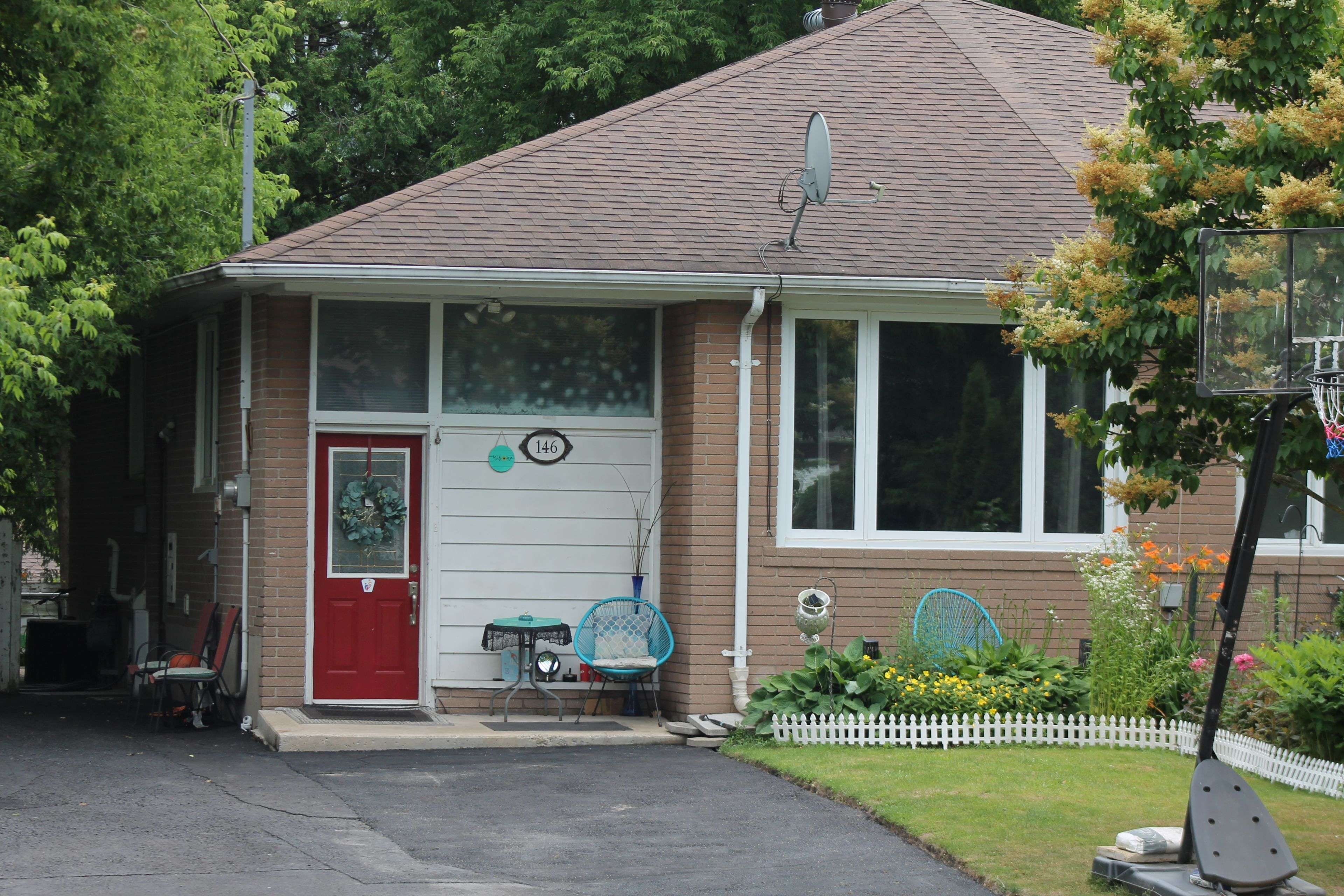 Newmarket, ON L3Y 2V7,146 Sheldon AVE