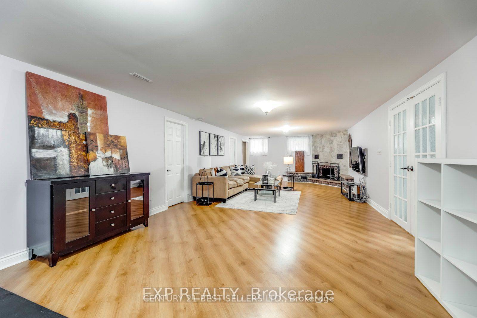 Mississauga, ON L5N 1K1,12 Bowshelm CT