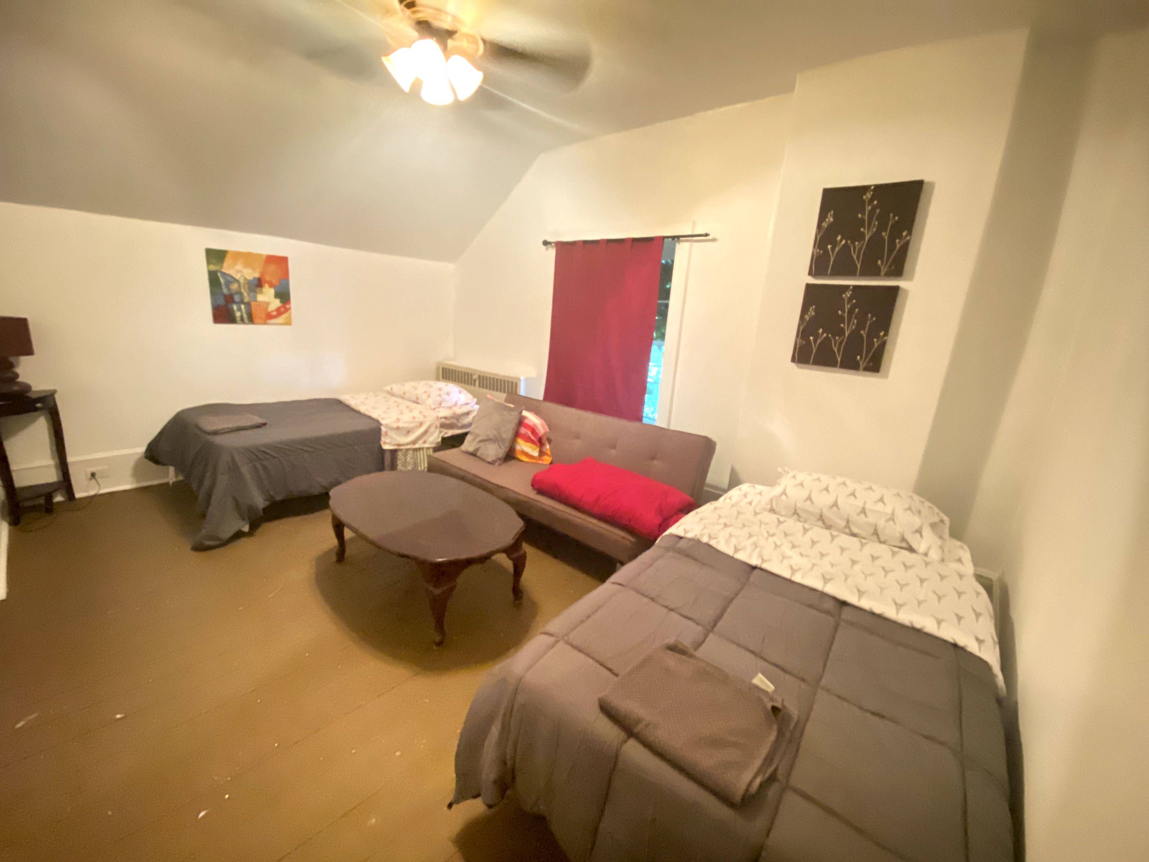 Hamilton, ON L8B 0G7,545 Dundas ST E