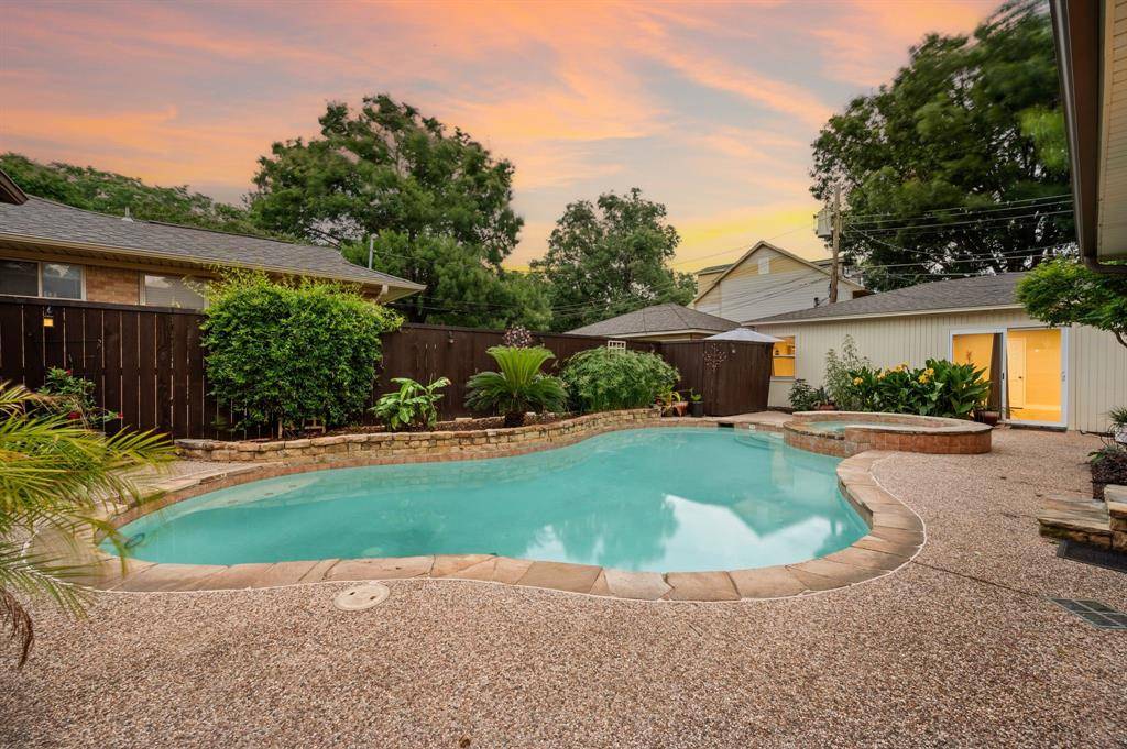 Dallas, TX 75238,9306 Ferndale Road