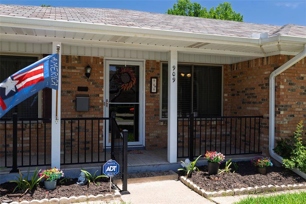 Irving, TX 75061,909 W Grauwyler Road