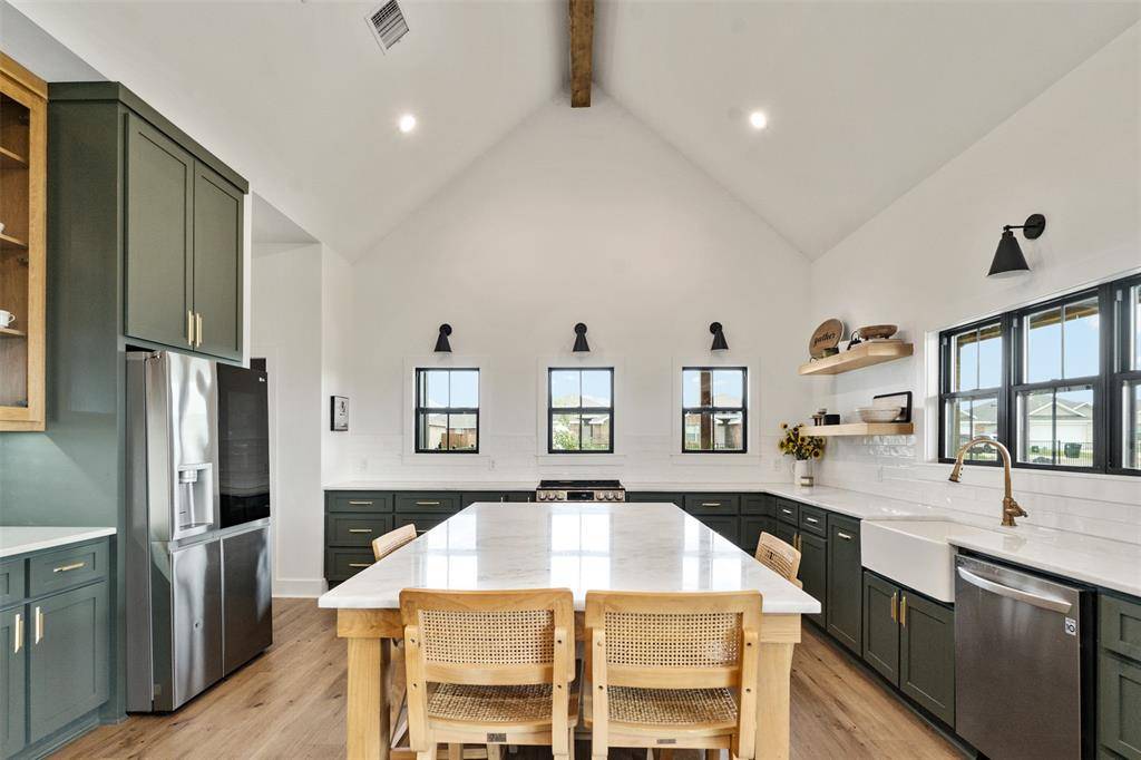 Mabank, TX 75147,18404 County Road 4001