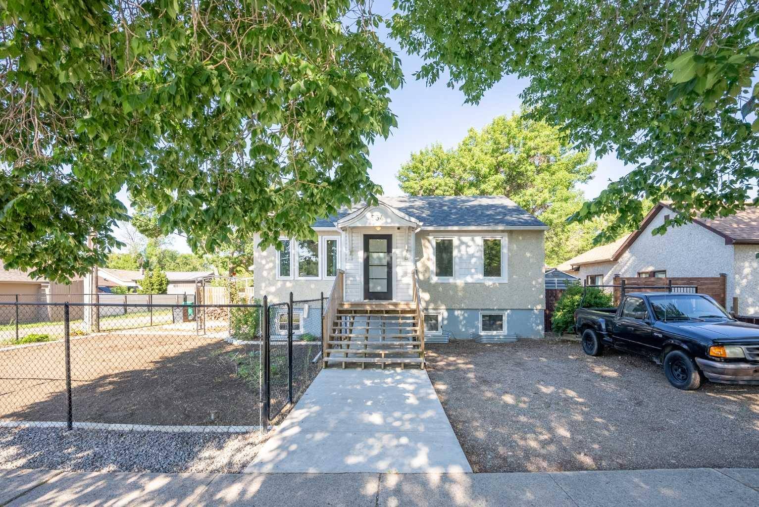 Lethbridge, AB T1H 3A8,534 16 ST N