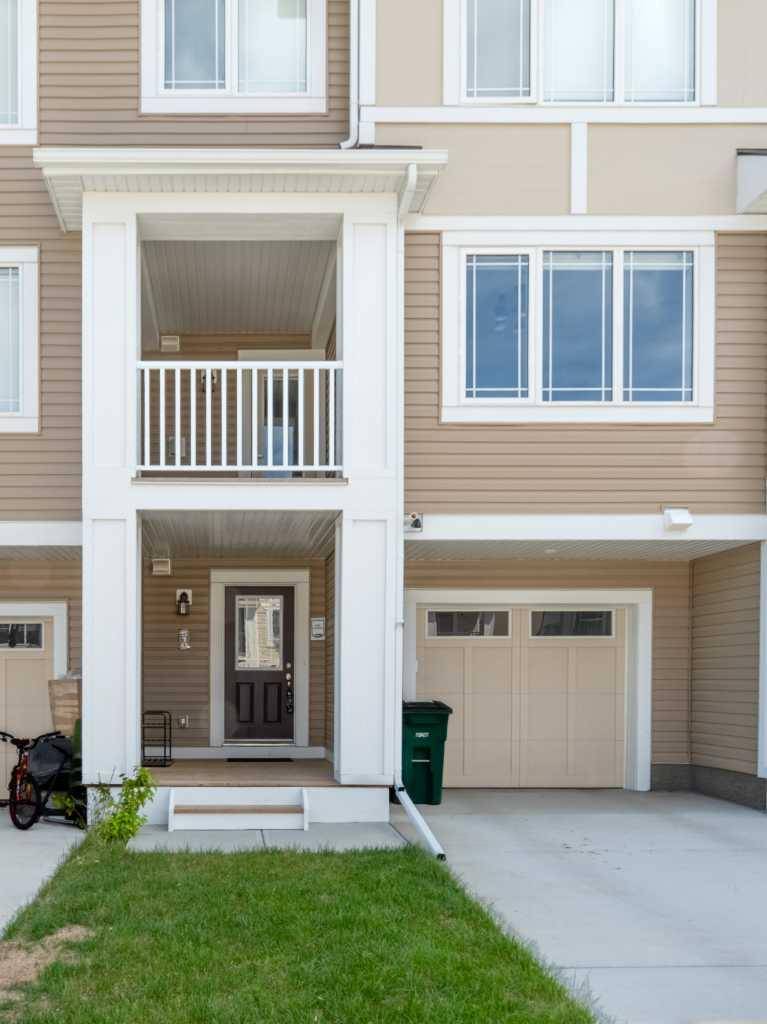 Airdrie, AB T4B 5J5,510 Windbury PL SW