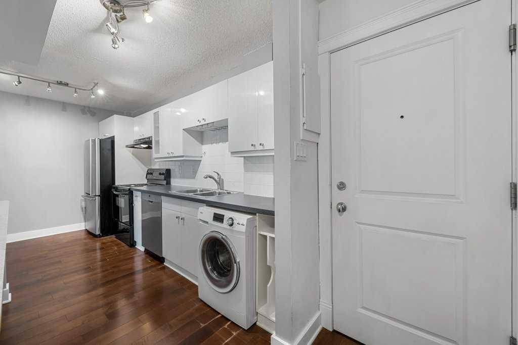 Calgary, AB T2V 0H3,501 57 AVE SW #204
