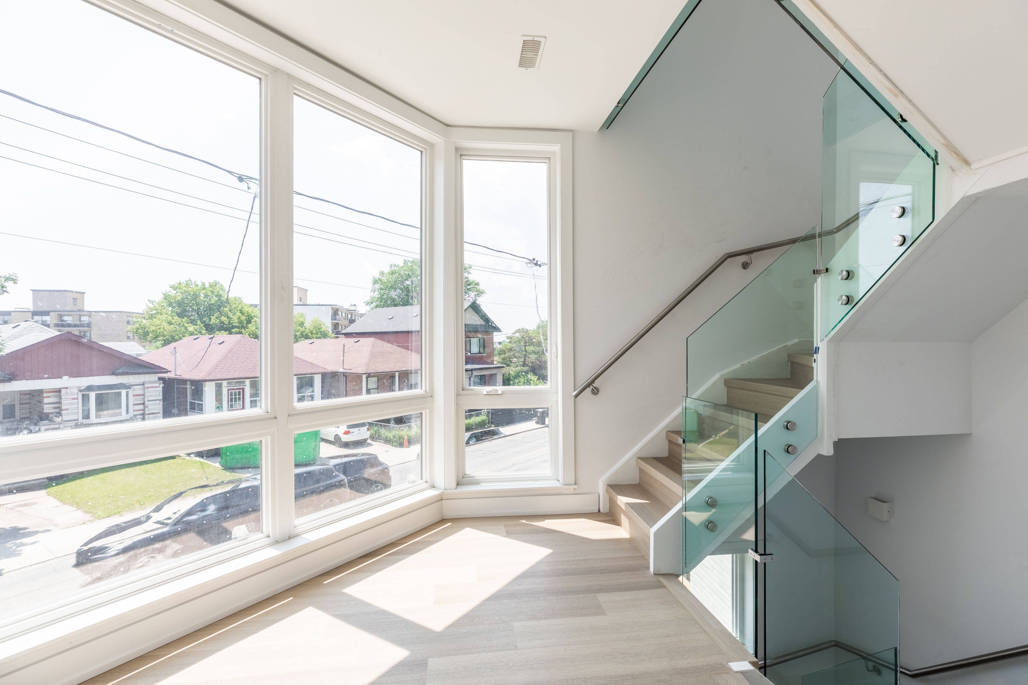 Toronto C03, ON M6C 2P5,467 Vaughan RD