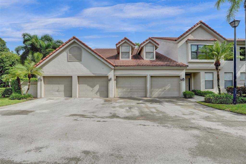 Boca Raton, FL 33486,5801 Coach House Cir #E