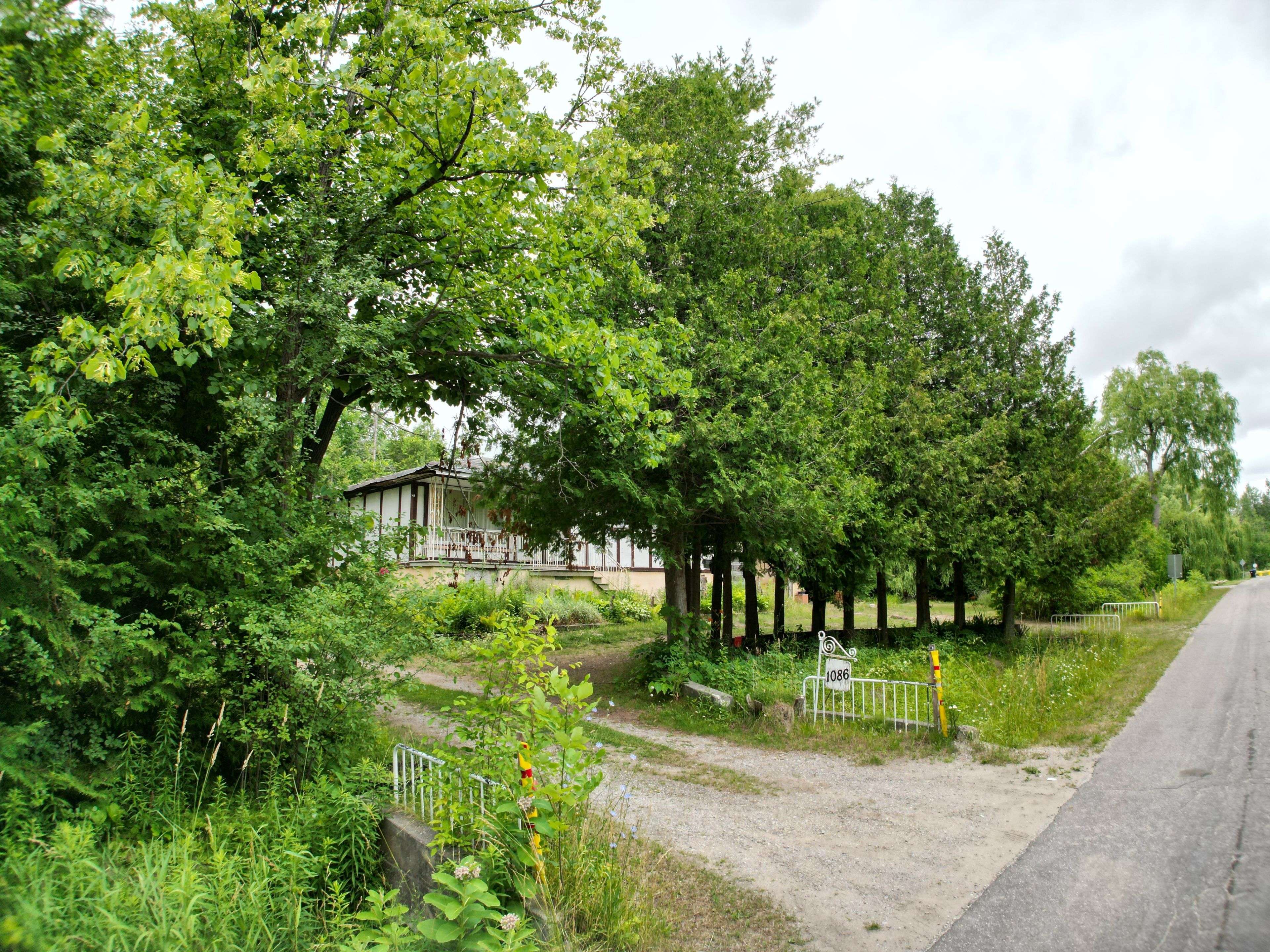 Innisfil, ON L0L 1W0,1086 Corner AVE