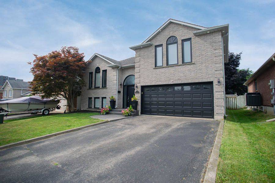 Brantford, ON N3R 7V1,11 Maplecrest LN