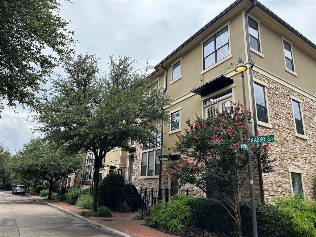 Plano, TX 75024,7233 Kasko Drive