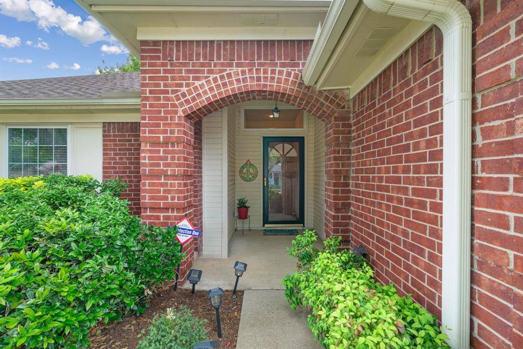 Arlington, TX 76017,5502 Misty Crest Drive