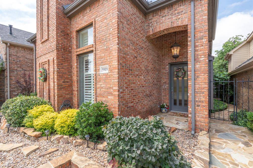 Dallas, TX 75230,5919 Lindenshire Lane