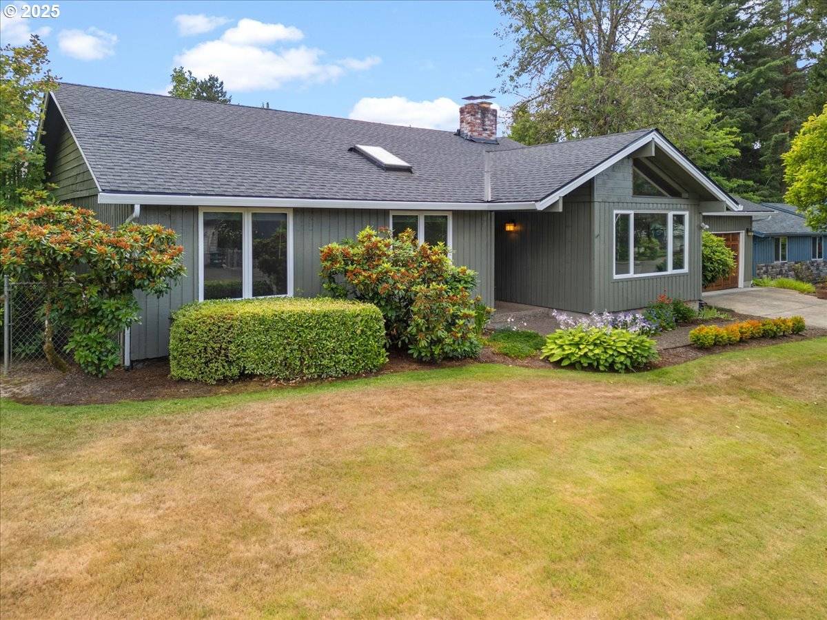 Hillsboro, OR 97124,706 NW QUEENS CT