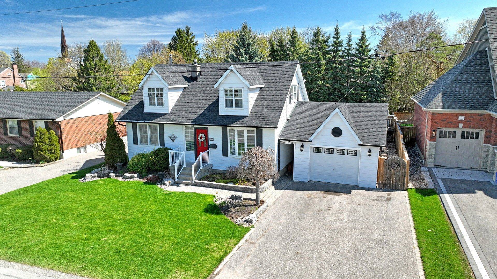 Whitby, ON L1M 1A5,11 Durham ST