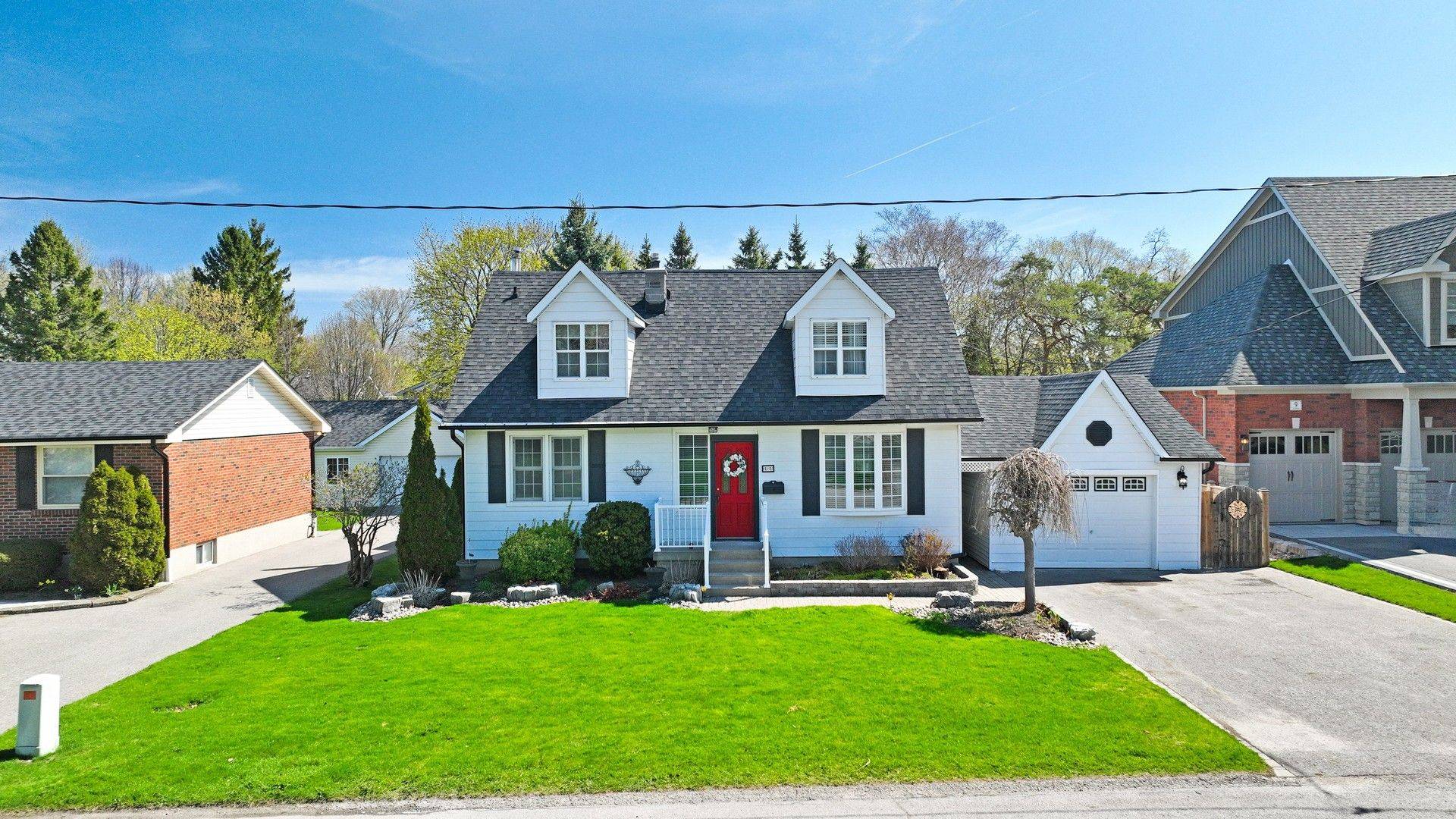 Whitby, ON L1M 1A5,11 Durham ST