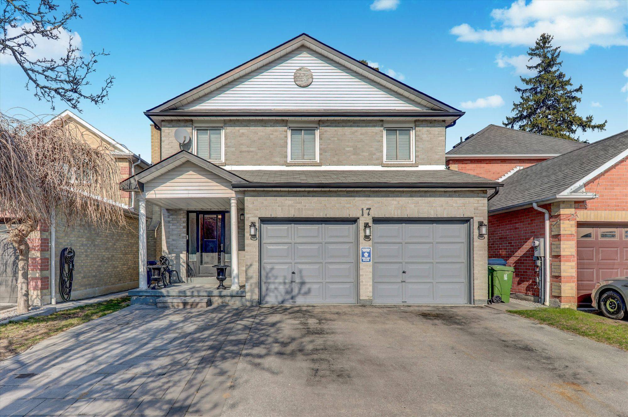 Toronto E10, ON M1E 5E8,17 Plumrose BLVD