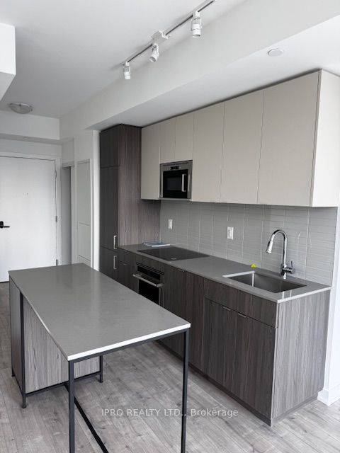 Mississauga, ON L5H 0A9,220 Messinnihe WAY #617