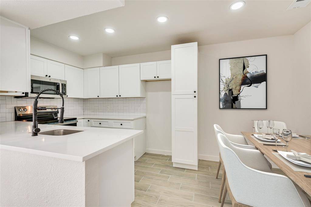 Grand Prairie, TX 75052,22 W Mountain Lane #42