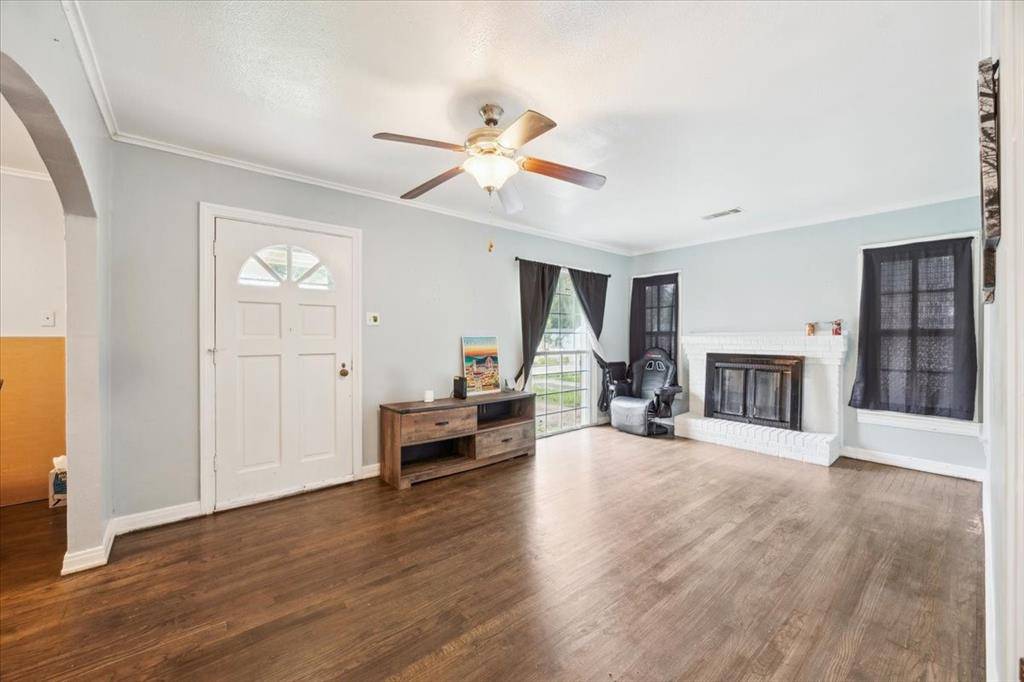 Garland, TX 75040,304 W Avenue F