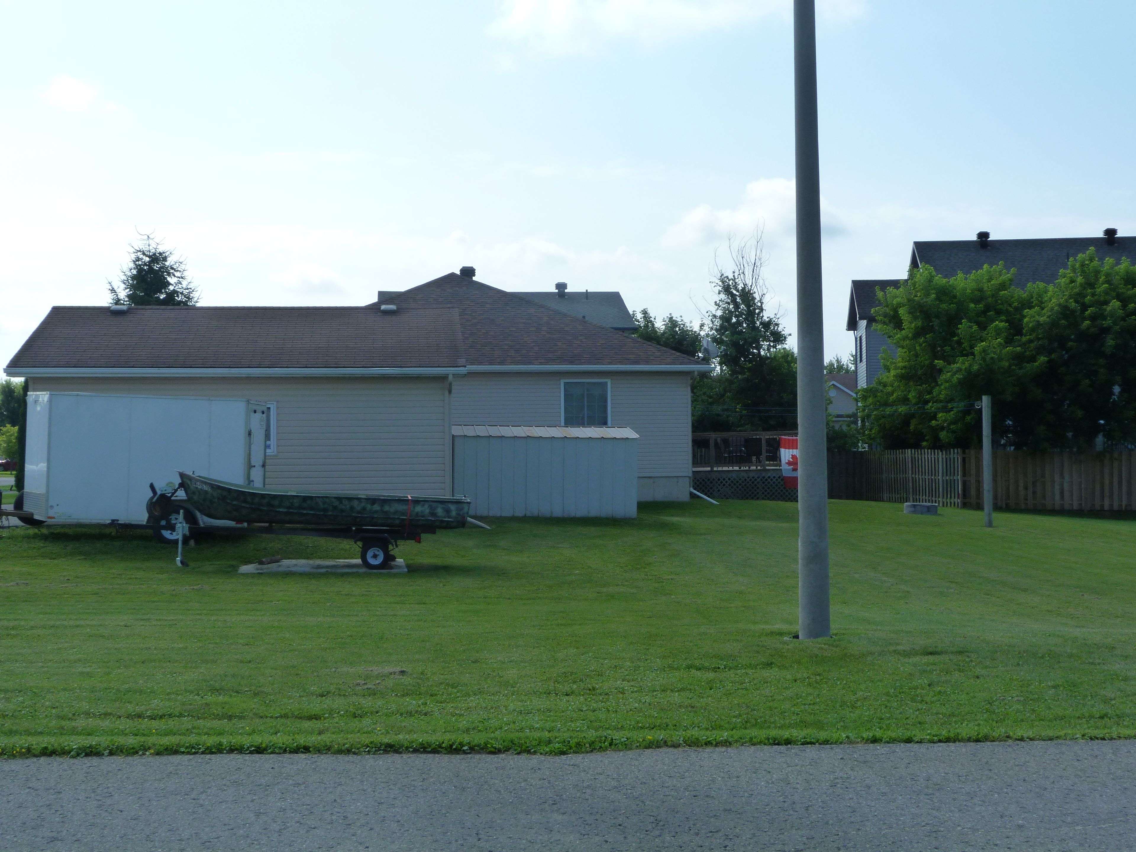 North Dundas, ON K0C 2H0,44 Lori LN