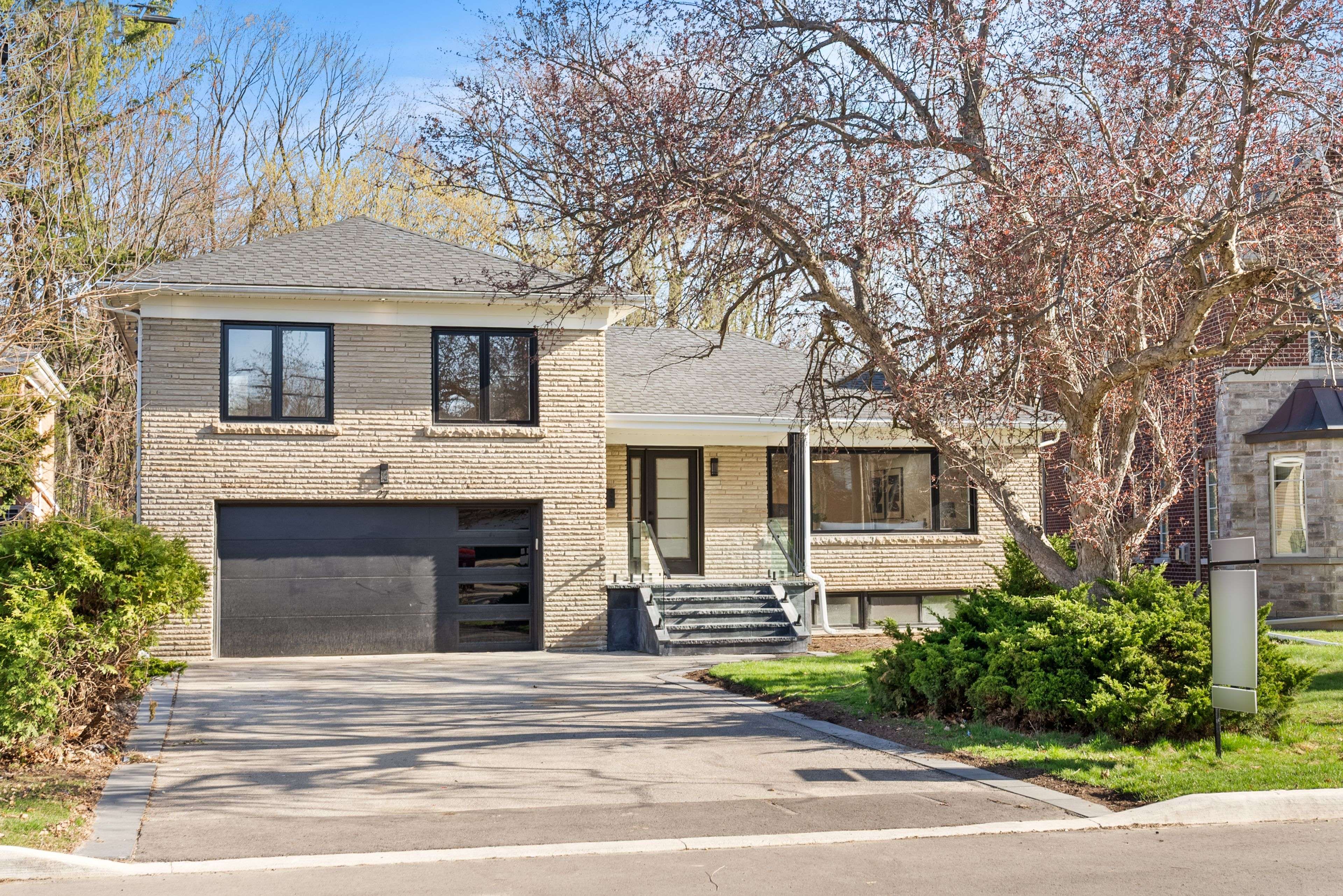 Toronto C07, ON M2R 1A4,27 Christine CRES #Main