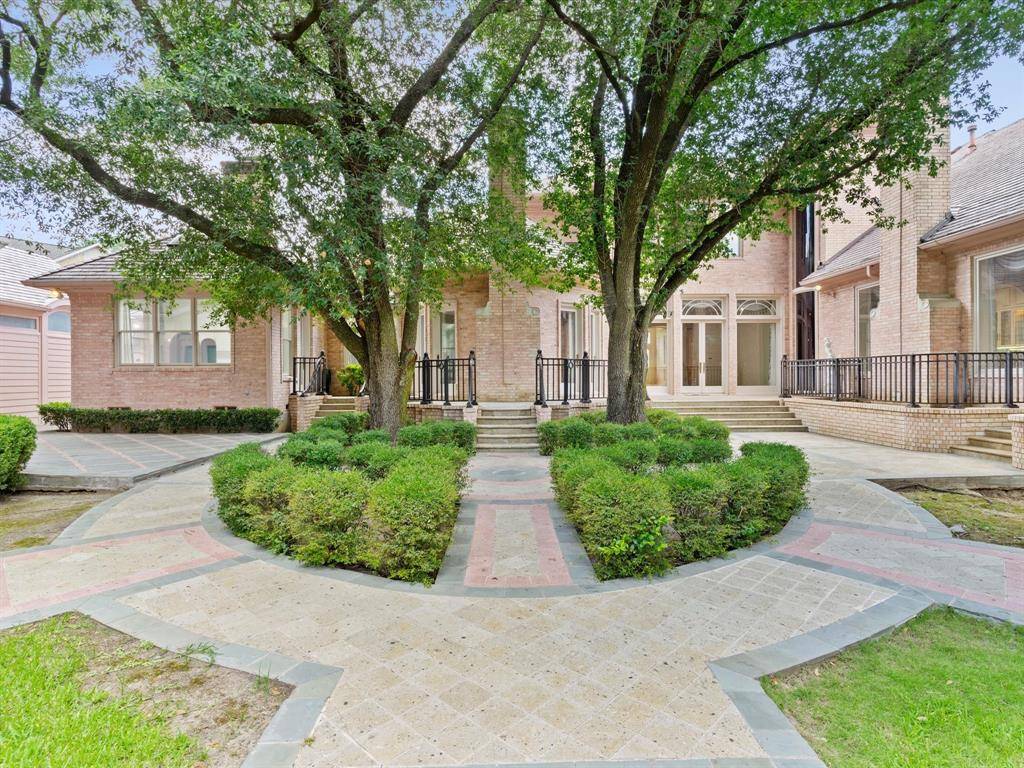 Dallas, TX 75230,11726 Forest Court