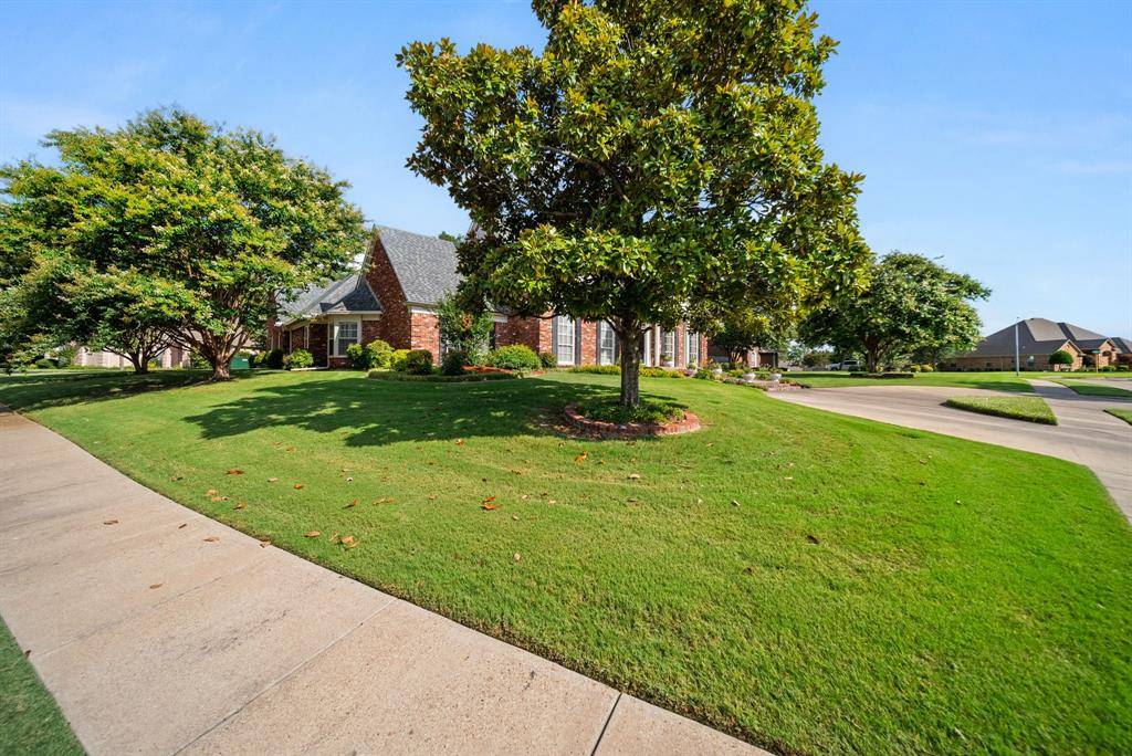 Ennis, TX 75119,1204 Lakeridge Drive