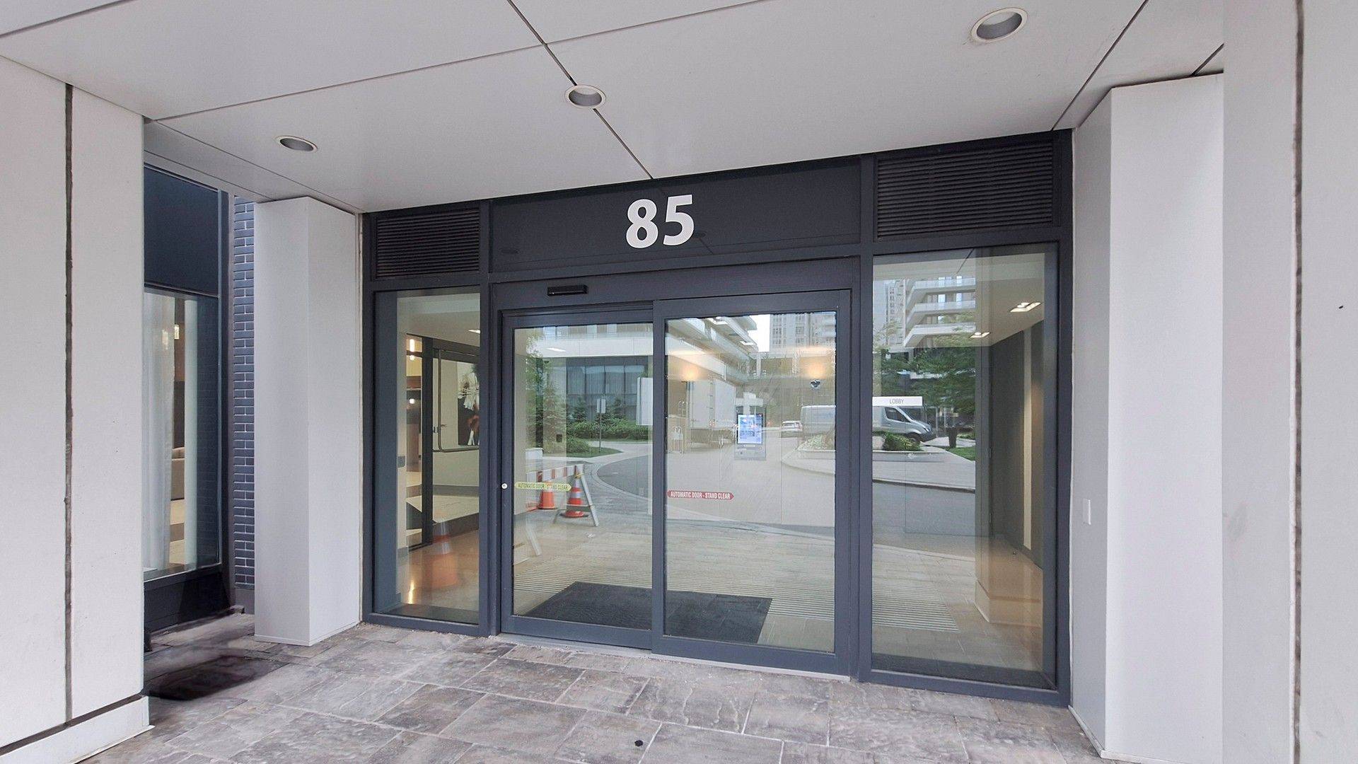 Richmond Hill, ON L4B 0H4,85 Oneida CRES #809